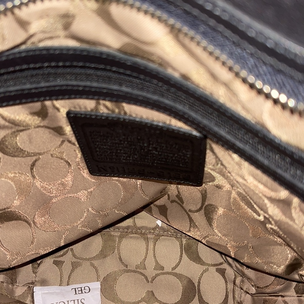 Coach purse - Picture 4 of 4